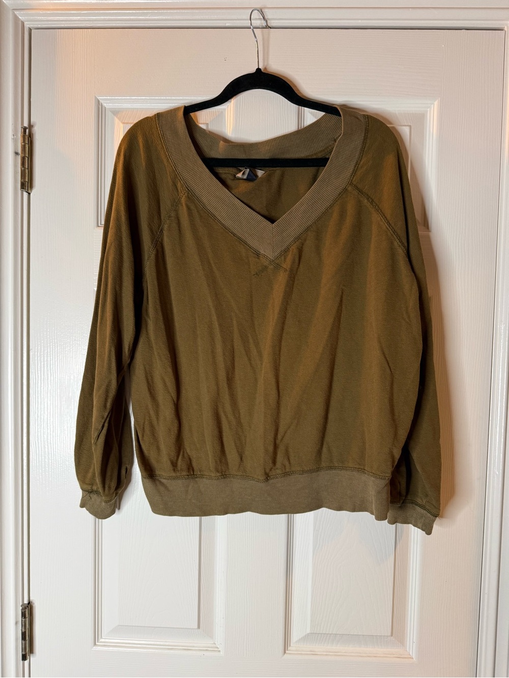 Universal Thread Olive Green V-Neck Sweatshirt